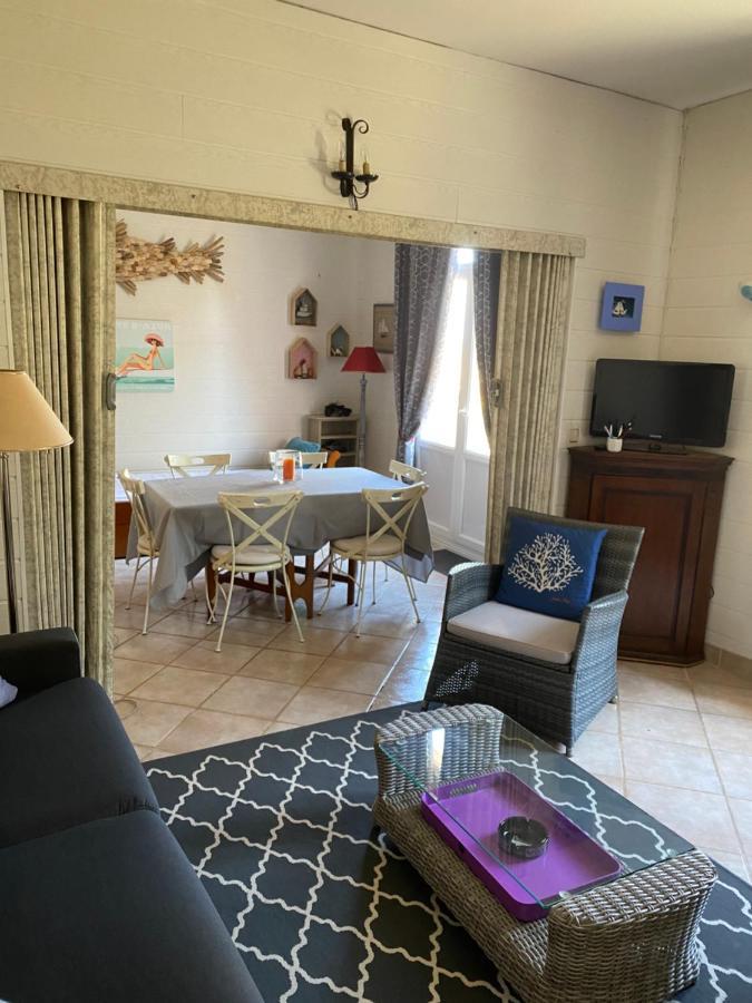 Villa Les Carlins Улгат Екстериор снимка